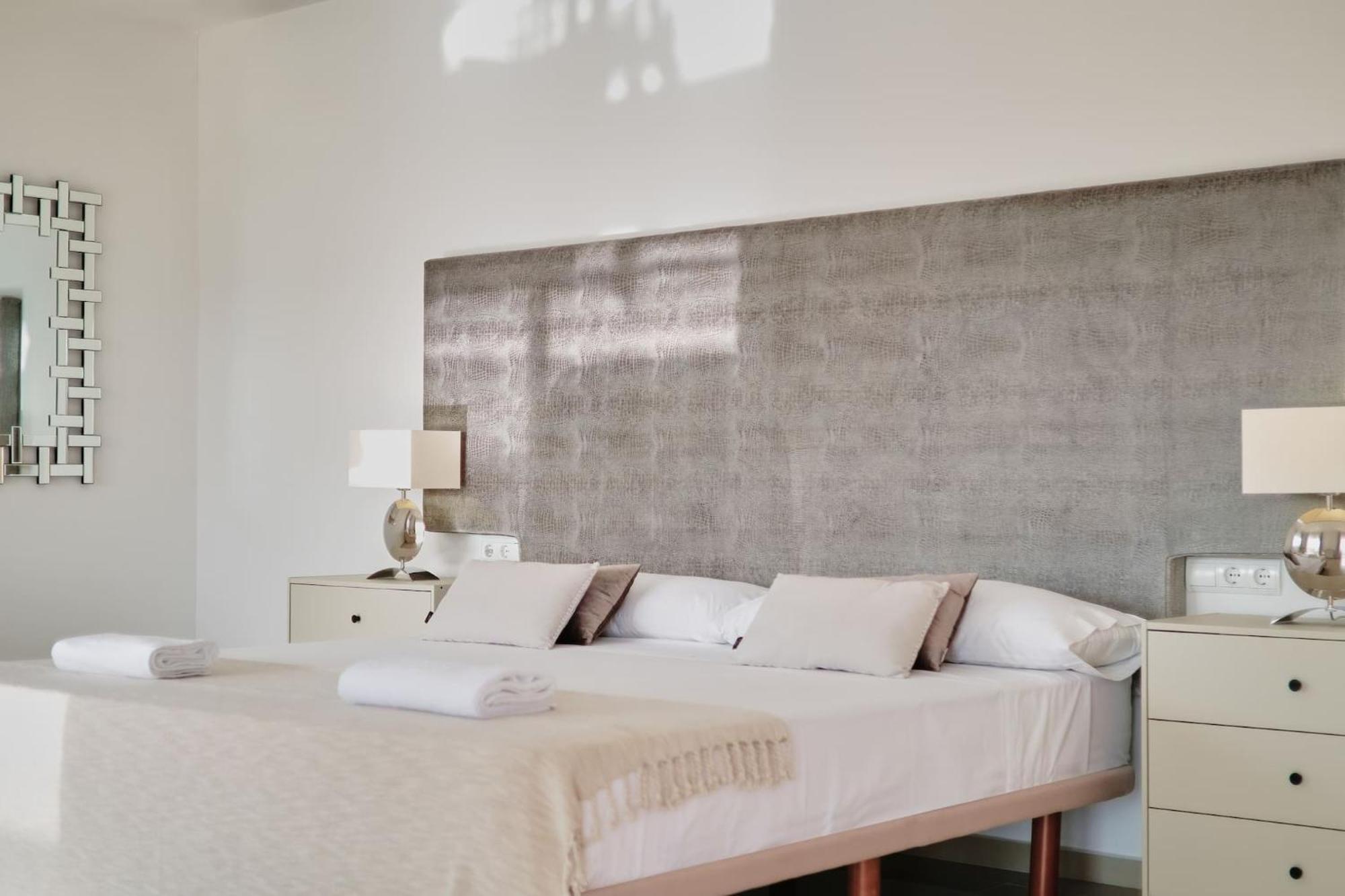 Villa Romeo 2Km From Ibiza Town And 1Km From Talamanca Beach Santa Eulária des Riu Exterior foto