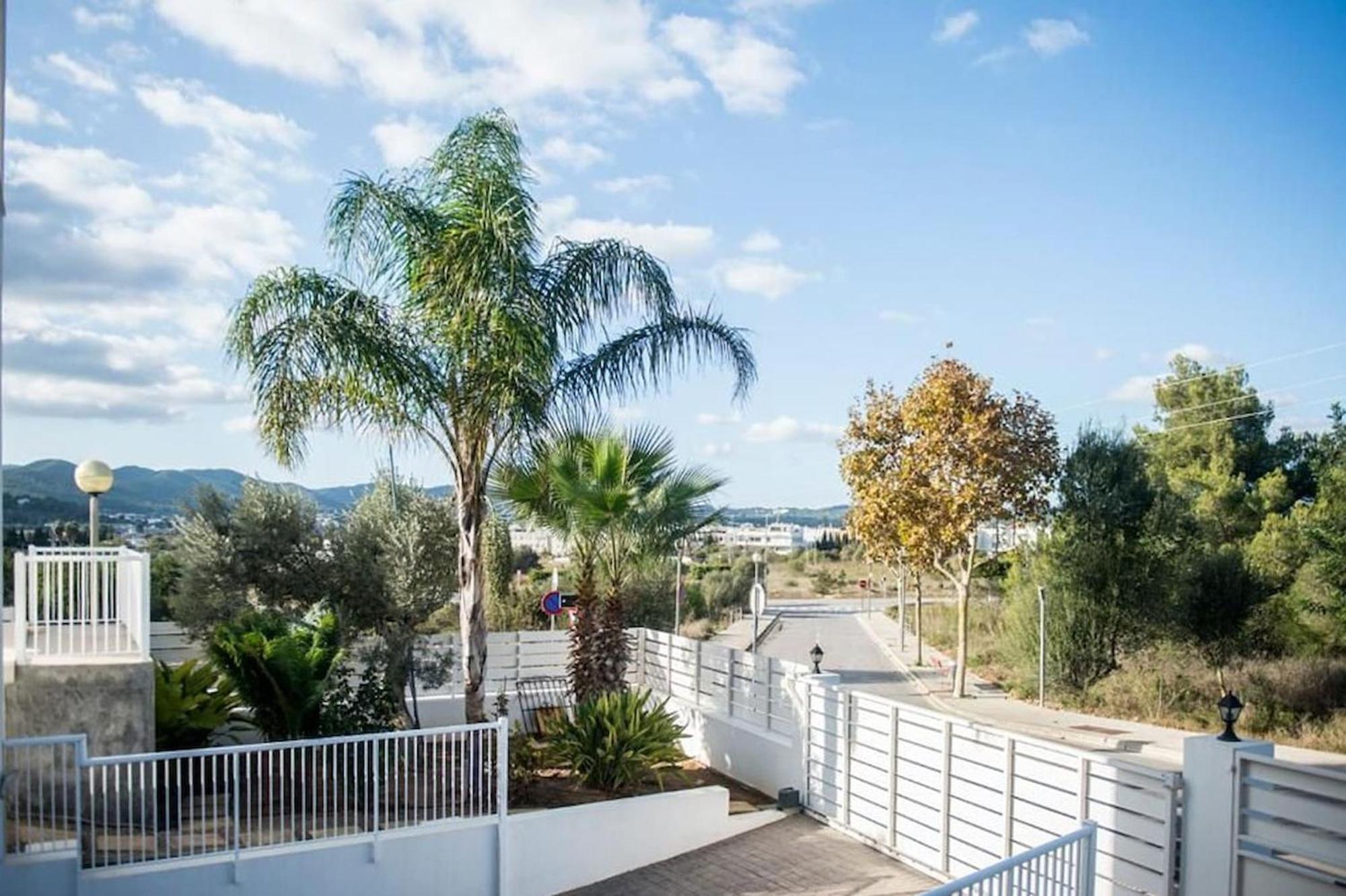 Villa Romeo 2Km From Ibiza Town And 1Km From Talamanca Beach Santa Eulária des Riu Exterior foto